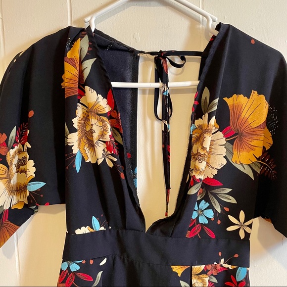 Deep v mini sundress - Picture 7 of 8